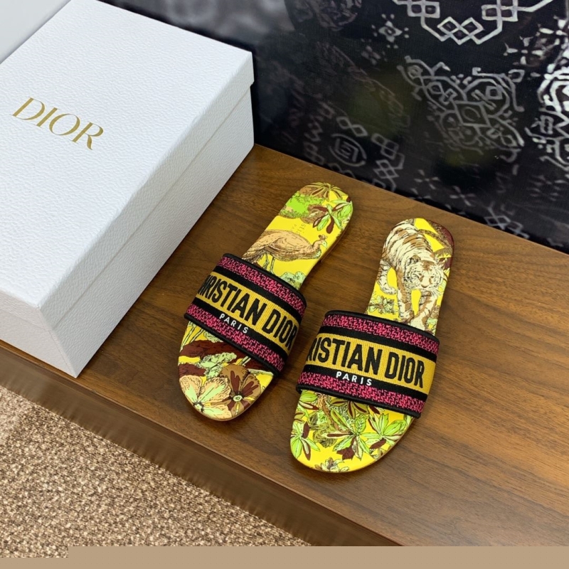 ch**an D*or slippers